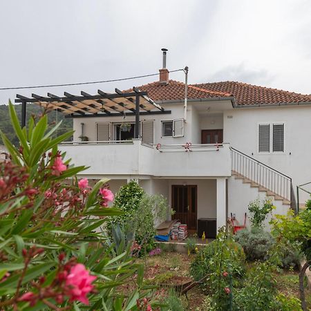 Apartment Marinsko Veli Iž Екстериор снимка