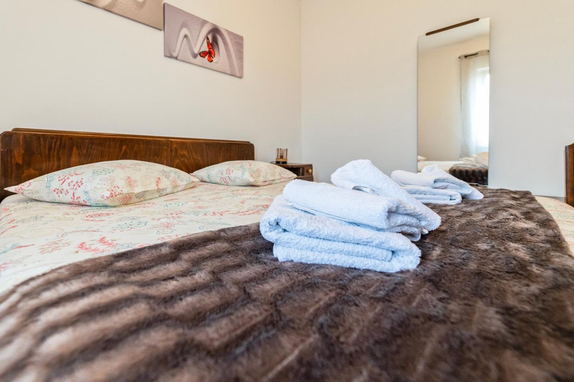 Apartment Marinsko Veli Iž Екстериор снимка